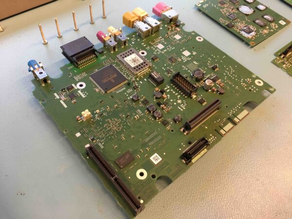 Service de remplacement unité iDrive BMW (CCC, CIC, NBT, NBT EVO etc) - Image 8