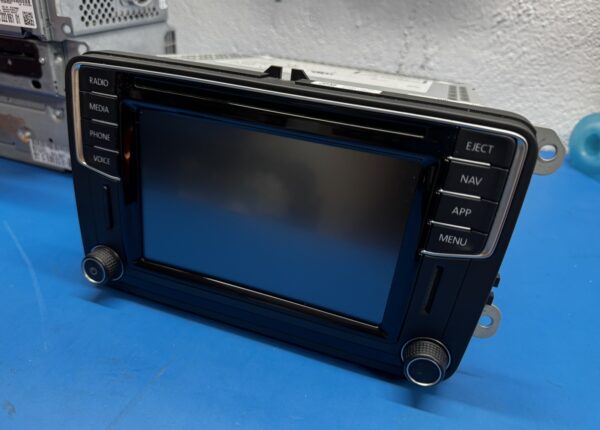 Réparation écran tactile Autoradio 6.5" VW, SEAT, SKODA MIB STD2+ – Image 11