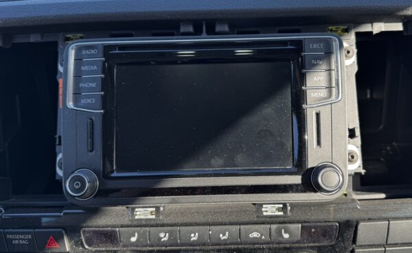 Réparation écran tactile Autoradio 6.5" VW, SEAT, SKODA MIB STD2+ – Image 8